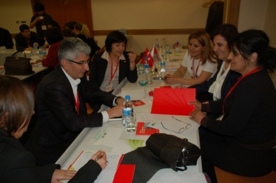 CHP Parti Okulunda, Perihan Sarı, Gaye Usluer Fırt 21