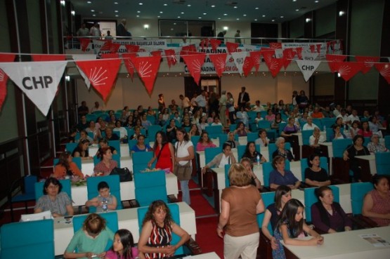 Alkışlar CHP’li Kâğıthaneli Kadınlara 24