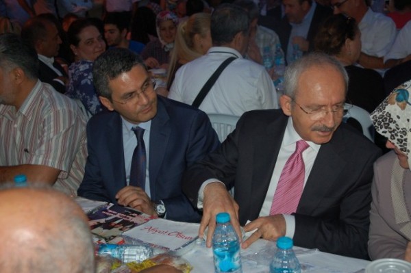 Kılıçdaroğlu, vatandaşlarla oruç açtı 12