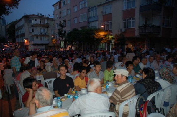 Kılıçdaroğlu, vatandaşlarla oruç açtı 21