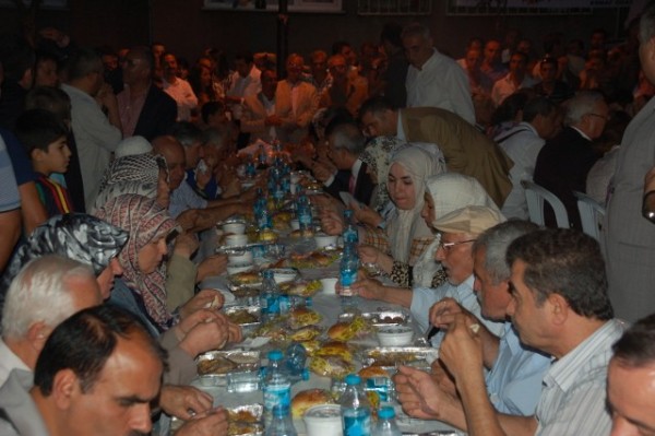 Kılıçdaroğlu, vatandaşlarla oruç açtı 33