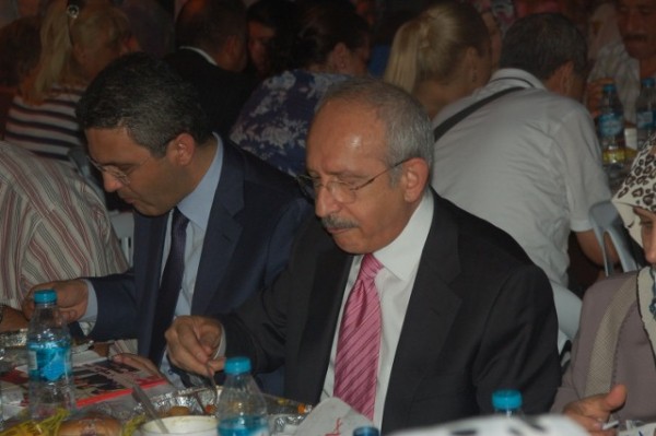 Kılıçdaroğlu, vatandaşlarla oruç açtı 37