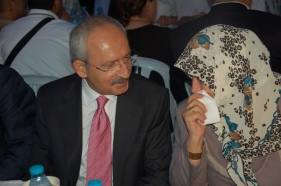 Kılıçdaroğlu, vatandaşlarla oruç açtı 49