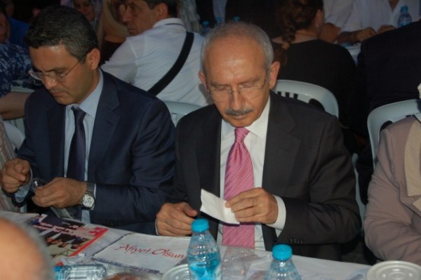 Kılıçdaroğlu, vatandaşlarla oruç açtı 7