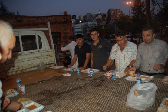 CHP İFTAR YEMEĞİ VERDİ 105