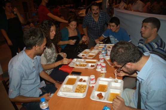 CHP İFTAR YEMEĞİ VERDİ 111