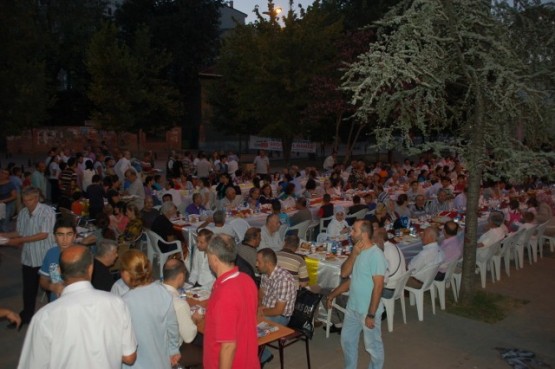 CHP İFTAR YEMEĞİ VERDİ 97