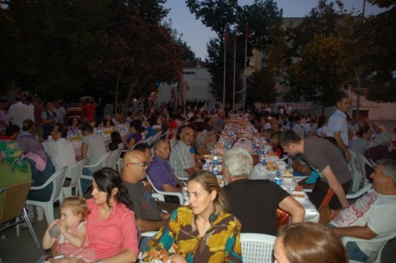 CHP İFTAR YEMEĞİ VERDİ 99