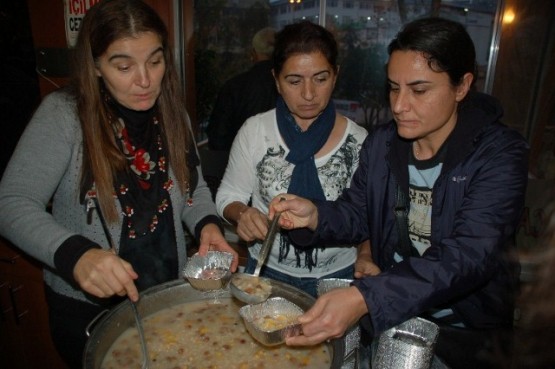 CHP Kâğıthane Kadın Kolları Aşure Dağıttı 19
