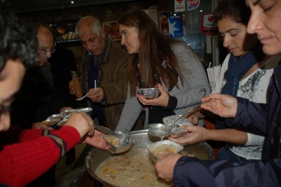 CHP Kâğıthane Kadın Kolları Aşure Dağıttı 25