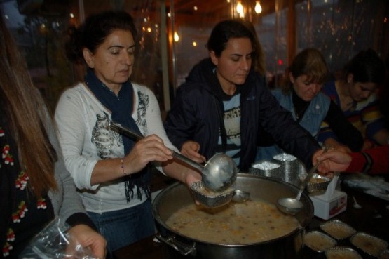 CHP Kâğıthane Kadın Kolları Aşure Dağıttı 28