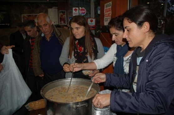 CHP Kâğıthane Kadın Kolları Aşure Dağıttı 62