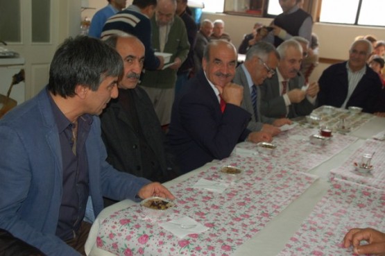 Başköy’lüler Lokma ve Aşure Dağıttı 11