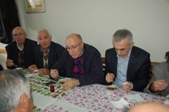 Başköy’lüler Lokma ve Aşure Dağıttı 20