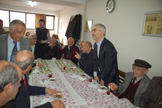 Başköy’lüler Lokma ve Aşure Dağıttı 5