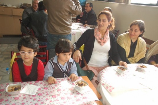 Başköy’lüler Lokma ve Aşure Dağıttı 7