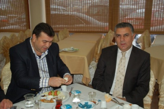 CHP Kâğıthane’den” Birlik beraberlik kahvaltısı” 11