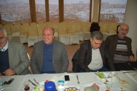 CHP Kâğıthane’den” Birlik beraberlik kahvaltısı” 13