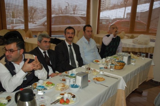 CHP Kâğıthane’den” Birlik beraberlik kahvaltısı” 18