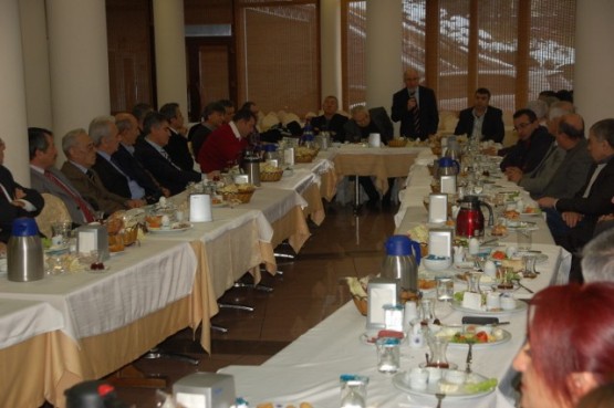 CHP Kâğıthane’den” Birlik beraberlik kahvaltısı” 21