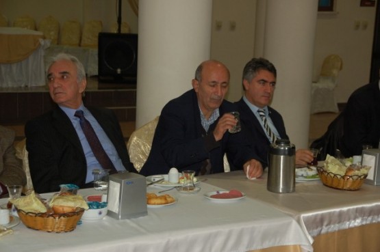 CHP Kâğıthane’den” Birlik beraberlik kahvaltısı” 33