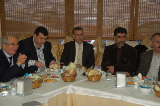 CHP Kâğıthane’den” Birlik beraberlik kahvaltısı” 36