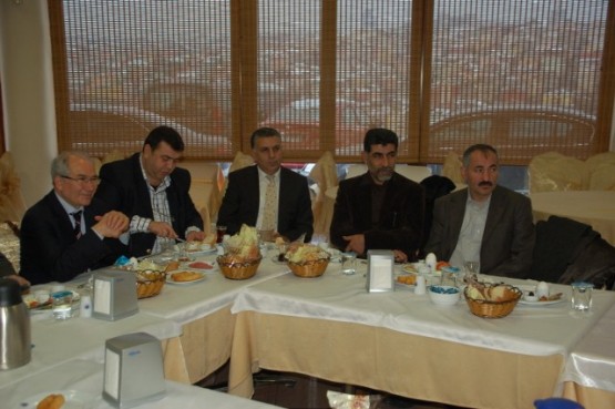 CHP Kâğıthane’den” Birlik beraberlik kahvaltısı” 37