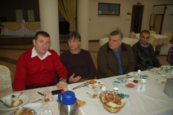 CHP Kâğıthane’den” Birlik beraberlik kahvaltısı” 9