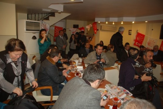 CHP Gaziosmanpaşa’dan. Basına kahvaltı 13