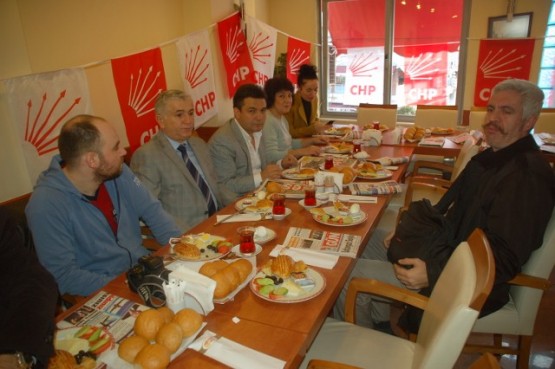 CHP Gaziosmanpaşa’dan. Basına kahvaltı 7