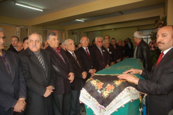 Şinasi Yalçın, Hüsnü Yalçın’ın anne acısı 1