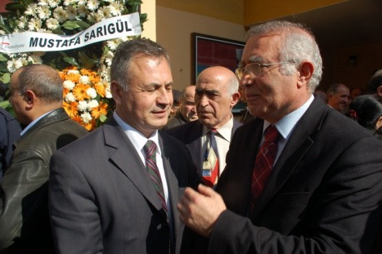 Şinasi Yalçın, Hüsnü Yalçın’ın anne acısı 16