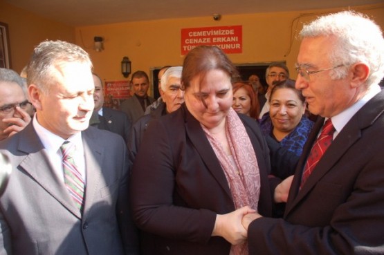 Şinasi Yalçın, Hüsnü Yalçın’ın anne acısı 22