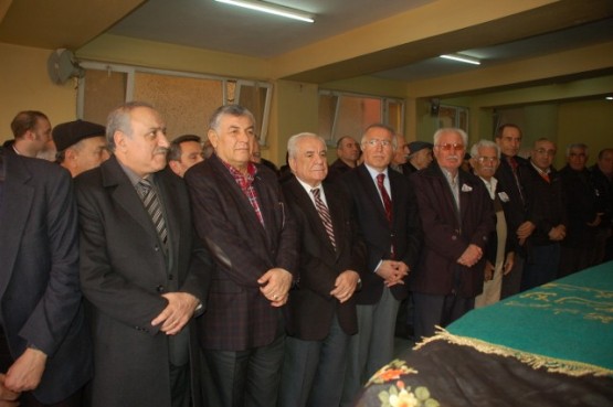 Şinasi Yalçın, Hüsnü Yalçın’ın anne acısı 27