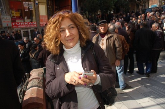 Şinasi Yalçın, Hüsnü Yalçın’ın anne acısı 30