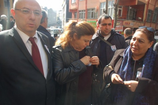 Şinasi Yalçın, Hüsnü Yalçın’ın anne acısı 4