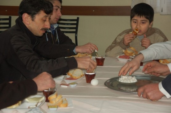 Karadenizliler Derneği, önce kahvaltı, sonra... 11