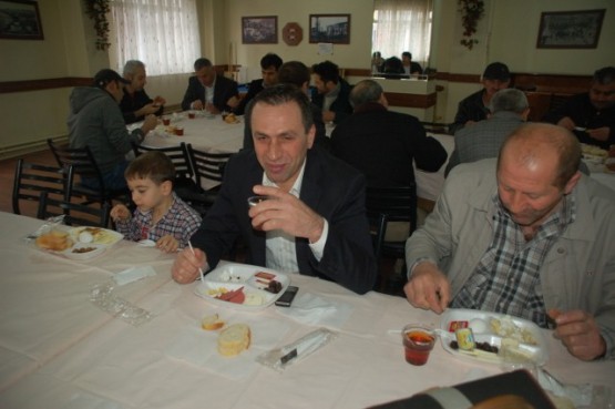 Karadenizliler Derneği, önce kahvaltı, sonra... 16