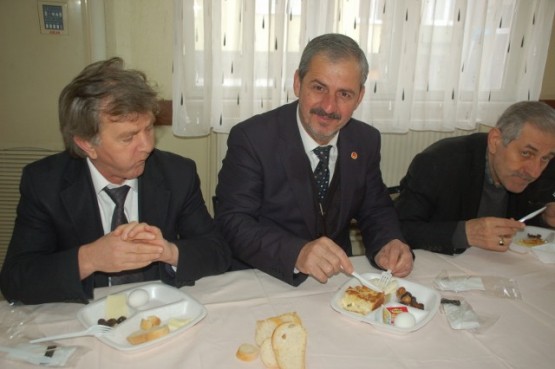 Karadenizliler Derneği, önce kahvaltı, sonra... 25