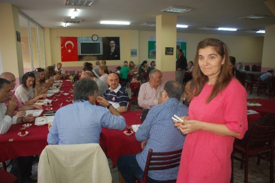 CHP Kâğıthane kadın kollarından kahvaltı 35