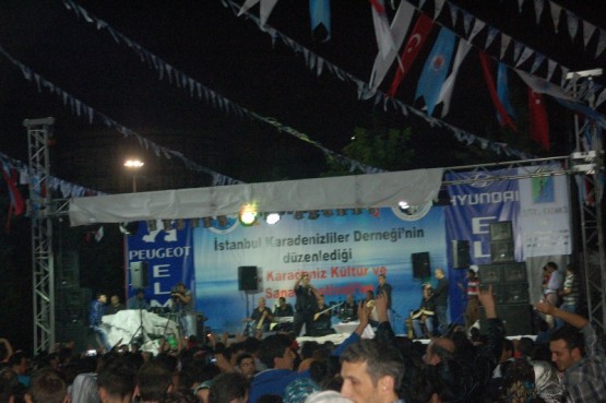 Kâğıthane’de, yağmur Karadenizlileri etkilemedi. 76