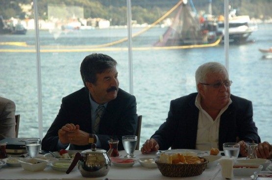 Sarıyer’de,Cengiz Alp Muhtarlar ile kahvaltıda bul 11