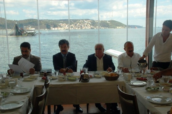 Sarıyer’de,Cengiz Alp Muhtarlar ile kahvaltıda bul 14