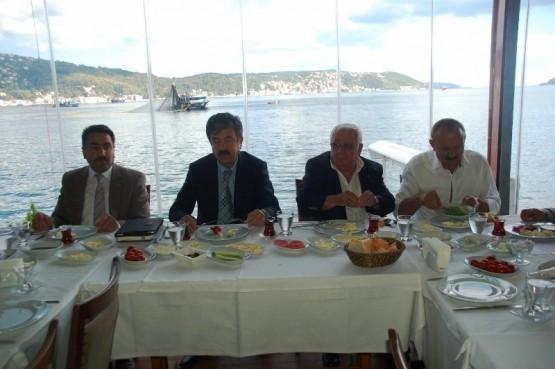 Sarıyer’de,Cengiz Alp Muhtarlar ile kahvaltıda bul 23