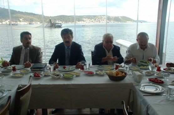 Sarıyer’de,Cengiz Alp Muhtarlar ile kahvaltıda bul 24