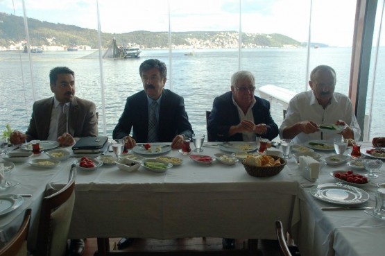 Sarıyer’de,Cengiz Alp Muhtarlar ile kahvaltıda bul 25