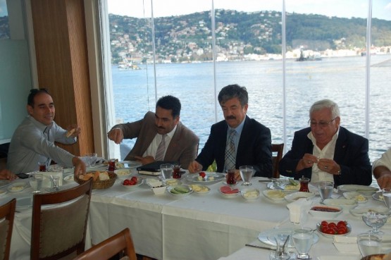 Sarıyer’de,Cengiz Alp Muhtarlar ile kahvaltıda bul 28