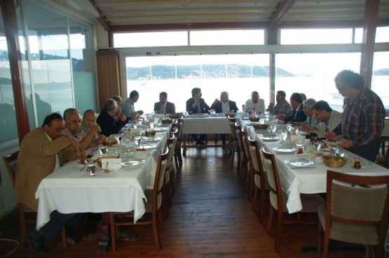 Sarıyer’de,Cengiz Alp Muhtarlar ile kahvaltıda bul 30