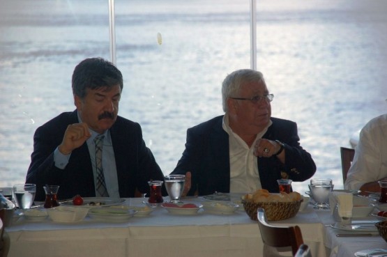 Sarıyer’de,Cengiz Alp Muhtarlar ile kahvaltıda bul 32