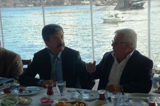 Sarıyer’de,Cengiz Alp Muhtarlar ile kahvaltıda bul 35